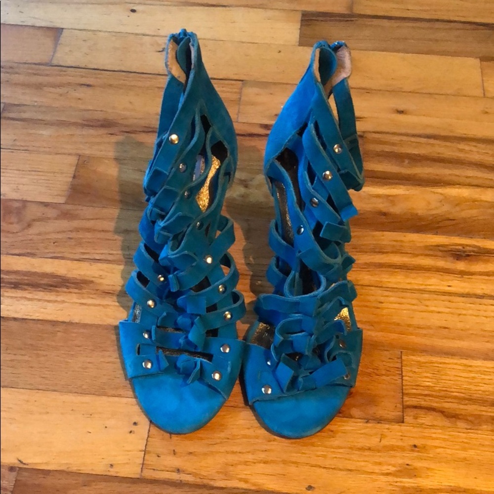 AMAZING Cynthia Vincent 3” heels!